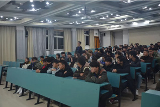 创翼俱乐部组织社员开展创业讲座...