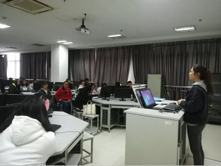 英语写作协会开展英语经典影片鉴...